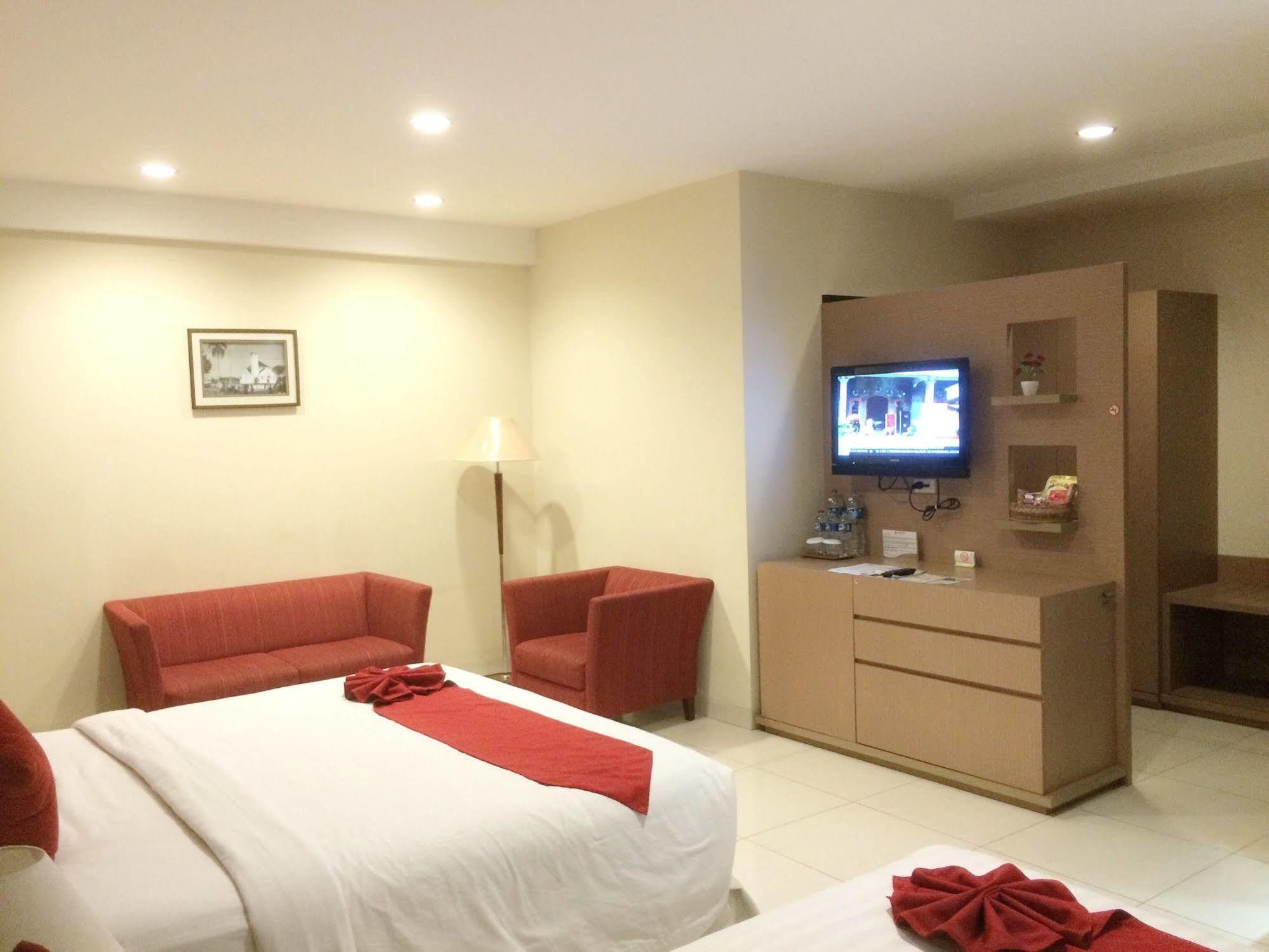 คอลเลคชั่น โอ 10 สวีท การีนา บันดุง Hotel ภายนอก รูปภาพ