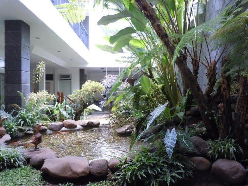 คอลเลคชั่น โอ 10 สวีท การีนา บันดุง Hotel ภายนอก รูปภาพ