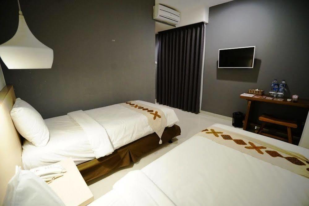 คอลเลคชั่น โอ 10 สวีท การีนา บันดุง Hotel ภายนอก รูปภาพ