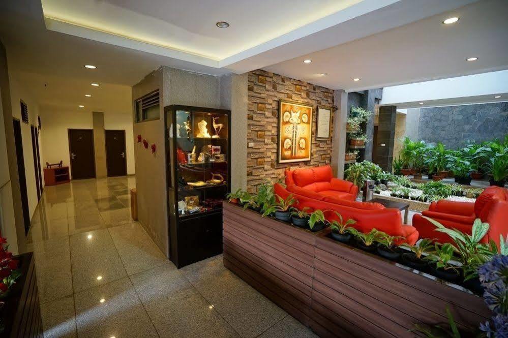 คอลเลคชั่น โอ 10 สวีท การีนา บันดุง Hotel ภายนอก รูปภาพ